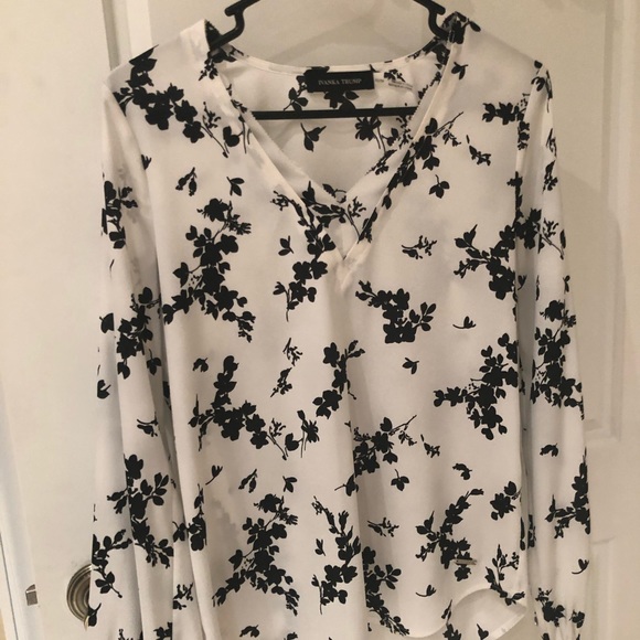 Ivanka Trump - NWOT Floral Blouse - Picture 5 of 9